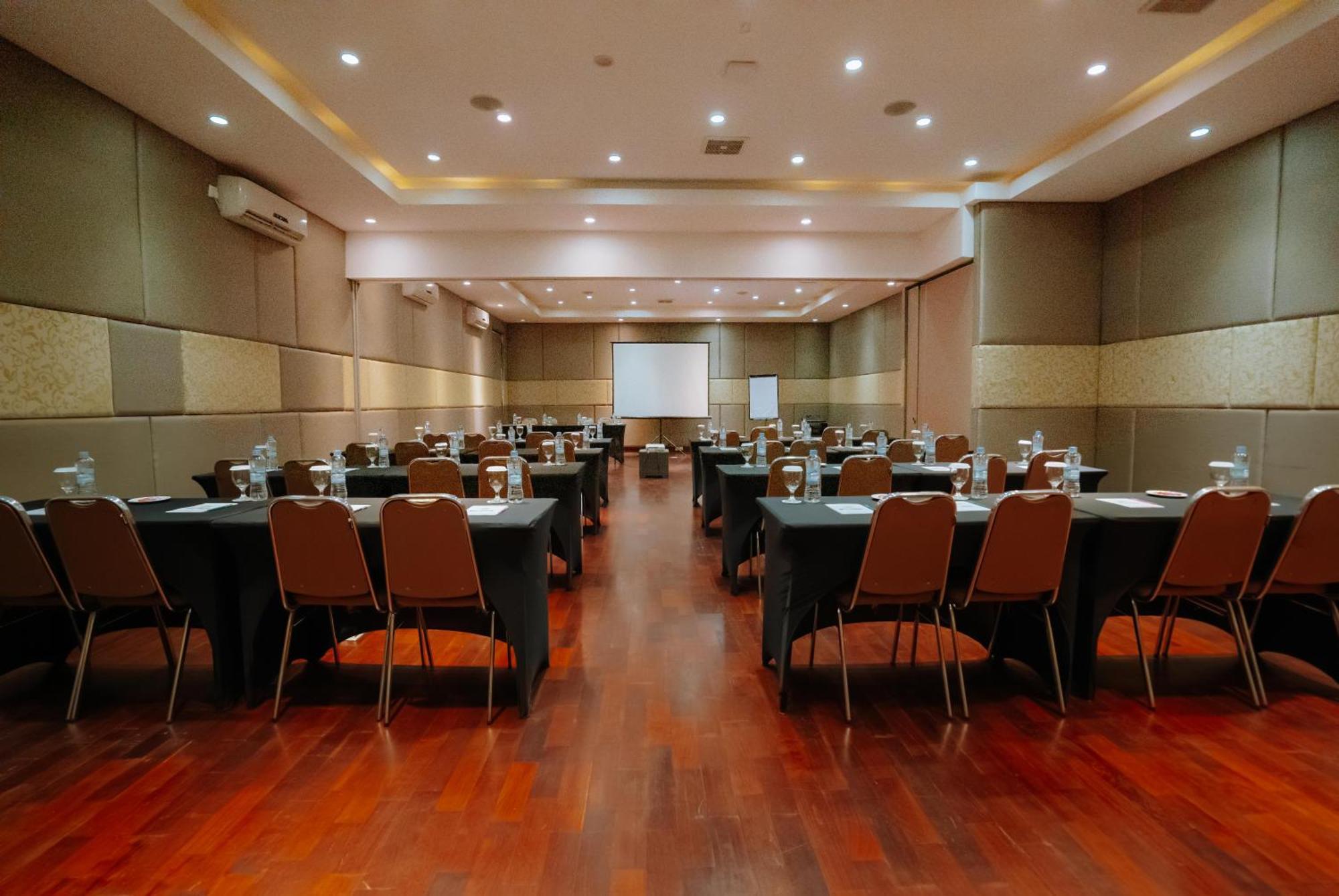 Praja Hotel Denpasar Esterno foto