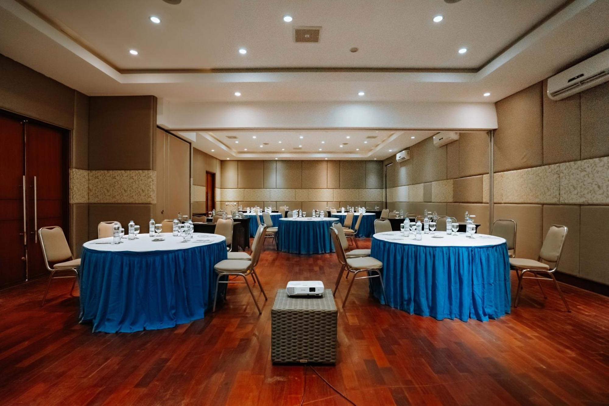 Praja Hotel Denpasar Esterno foto