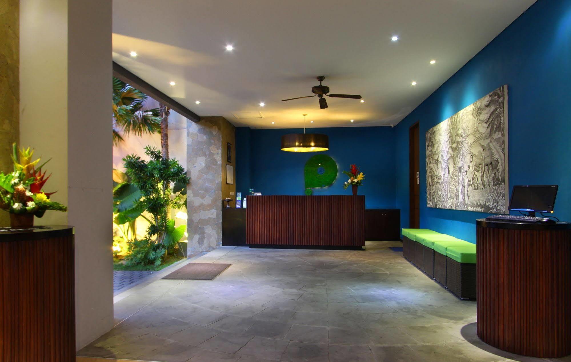 Praja Hotel Denpasar Esterno foto
