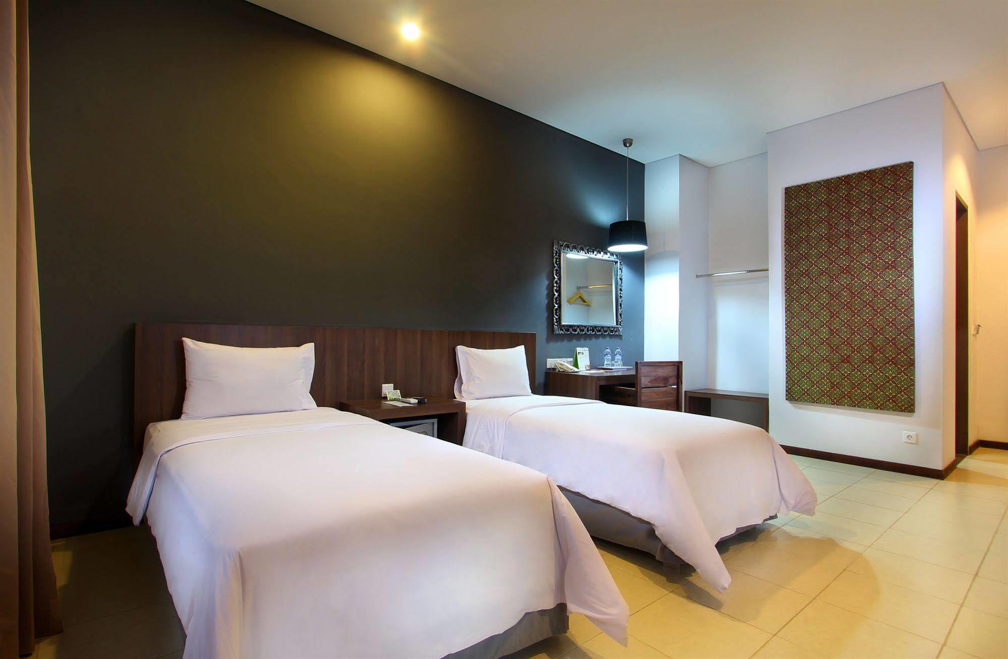 Praja Hotel Denpasar Esterno foto